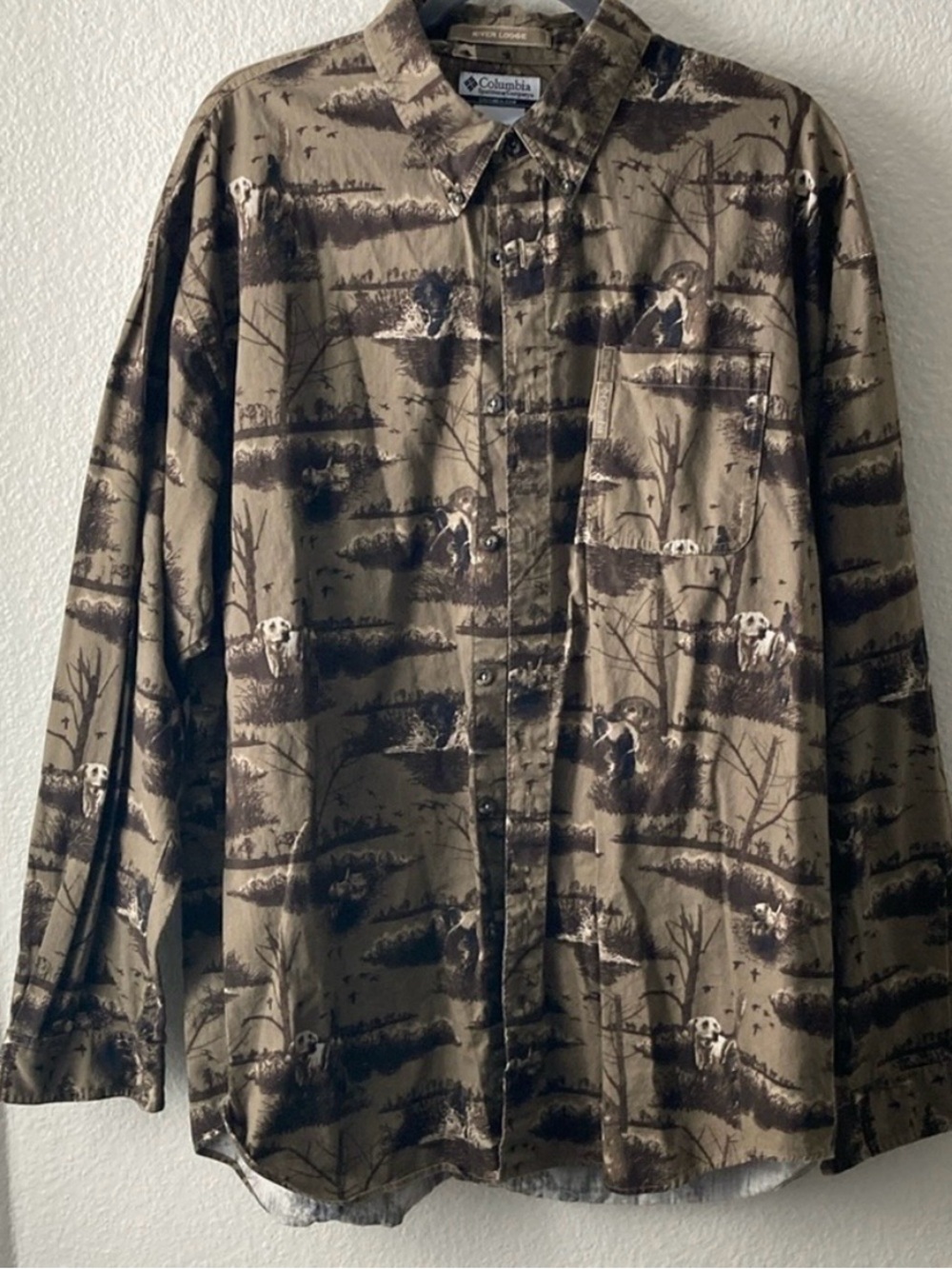 Columbia River Lodge Mens Shirt Size XL Hunting Dog Print Corduroy M19